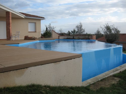 Construire une piscine à débordement sur-mesure à Fenouillet