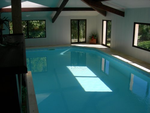 ﻿Piscine au couloir de nage de petite dimension sur Fenouillet