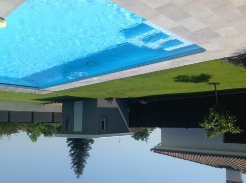 Construire une piscine à débordement sur-mesure à Saint-Alban