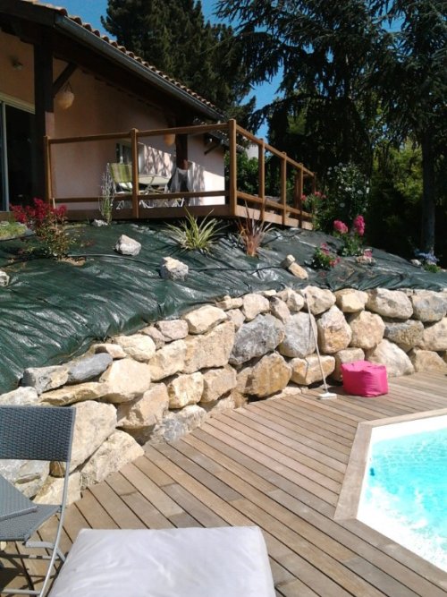 ﻿Piscine au couloir de nage de petite dimension sur Castelginest