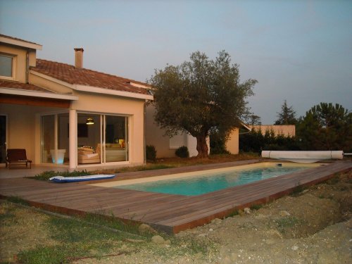 Vente et installation de couverture de piscine à Fonbeauzard